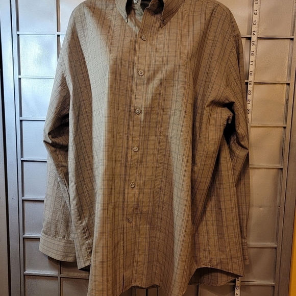 Van Heusen Large button down long sleeve shirt. 16.5 - Picture 1 of 12